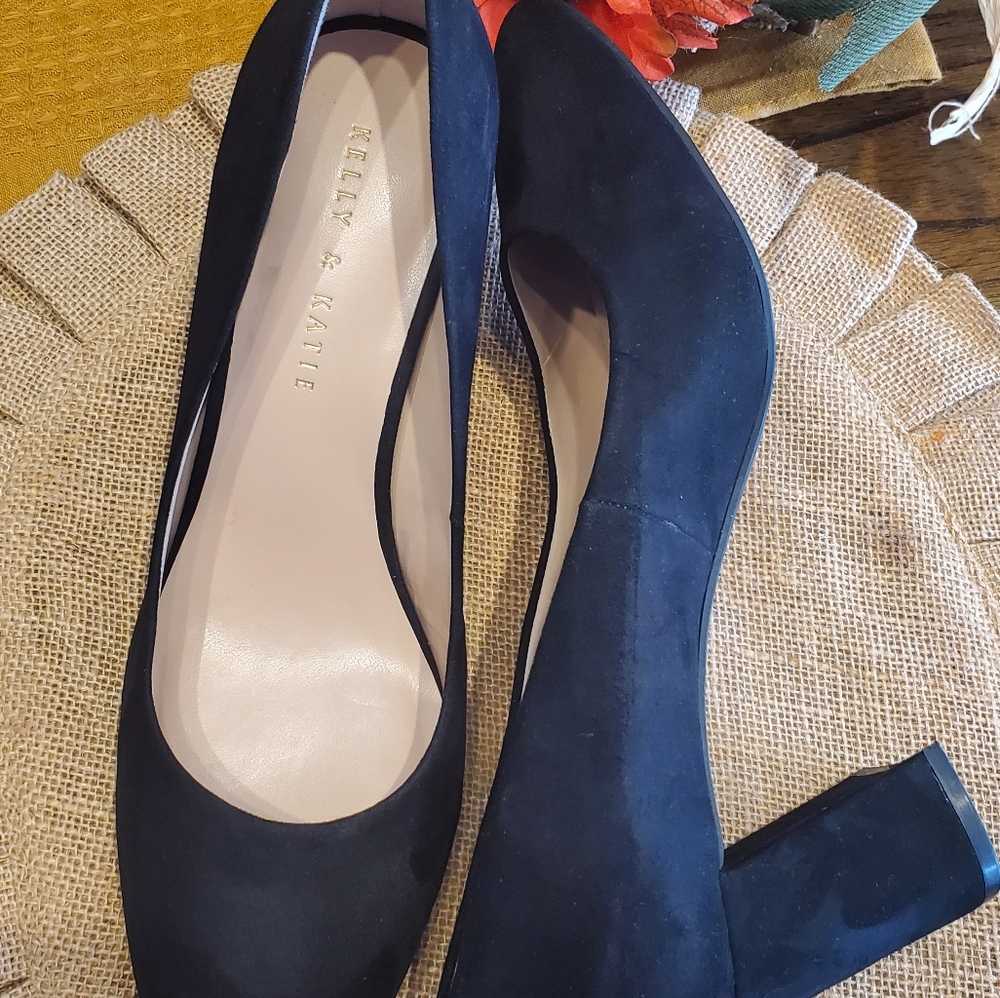 Kelly & Katie Block Heel Black Pumps Size 9.5